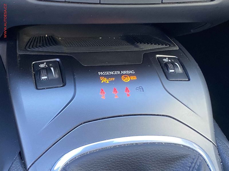 Toyota Avensis (2015) 2.0D-4D, 1.maj, Active, navi - fotka 14 z 19
