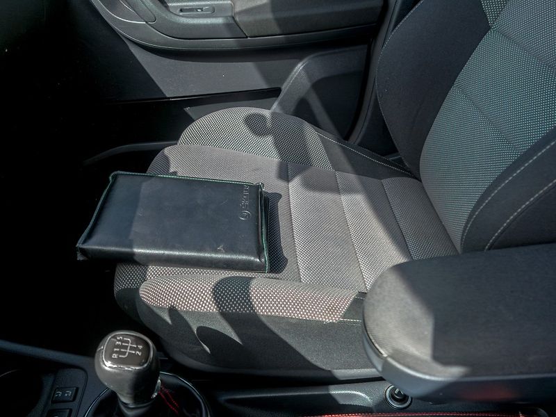 Škoda Roomster (2014) 1.6TDI NOIRE – BLACK - fotka 16 z 43