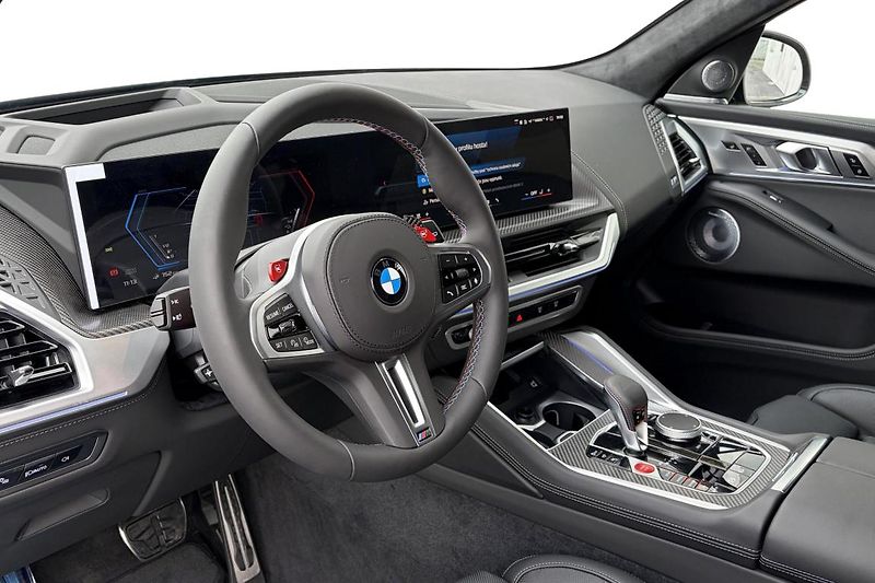BMW XM 50e - fotka 7 z 11