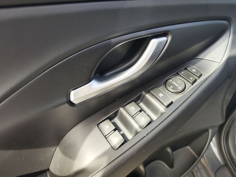 Hyundai i30 1.5 T-GDI/103kW N-Line DCT - fotka 33 z 34