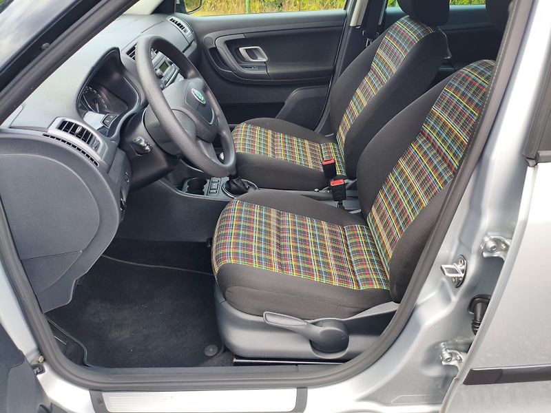 Škoda Fabia (2013) 1,2 TSI Style combi - fotka 12 z 32