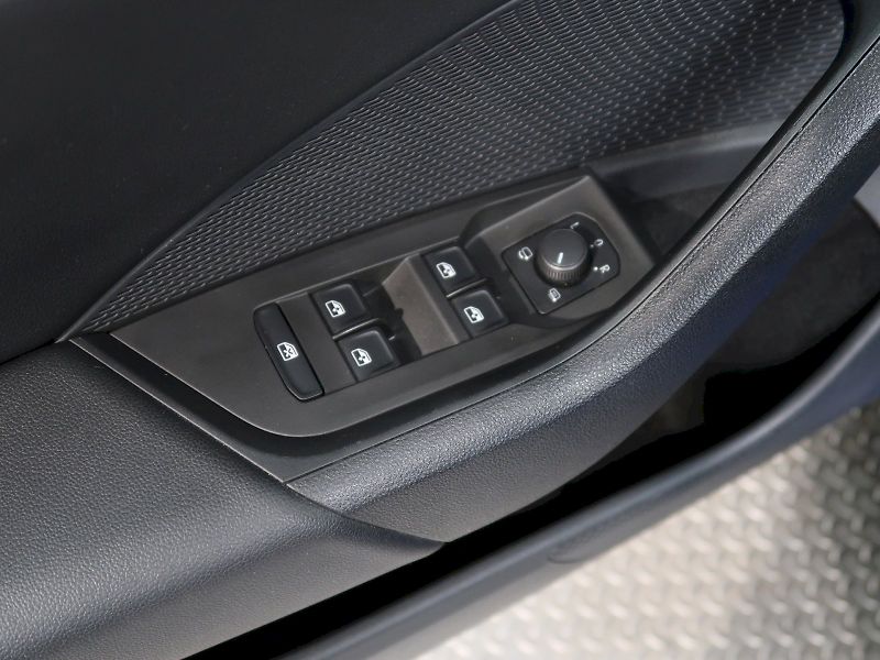 Škoda Octavia (2021) AMBITION 2.0TSI 140KW 4x4 DSG - fotka 31 z 34