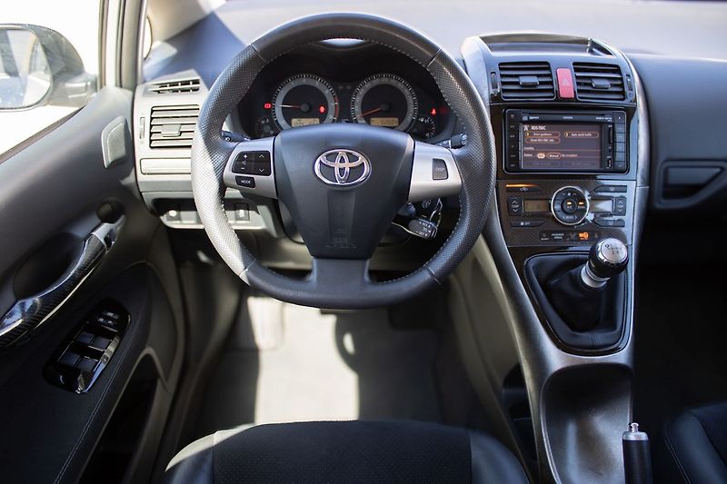 Toyota Auris BEMANI, servisované - fotka 12 z 38