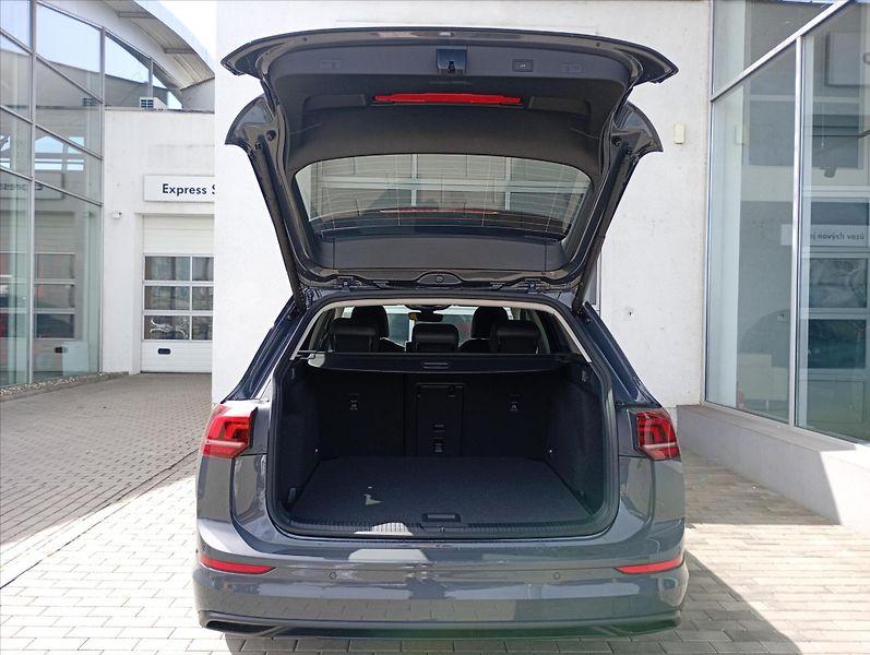 Volkswagen Golf Variant (2026) 1,5 eTSI 7DSG mHEV  People - fotka 8 z 16