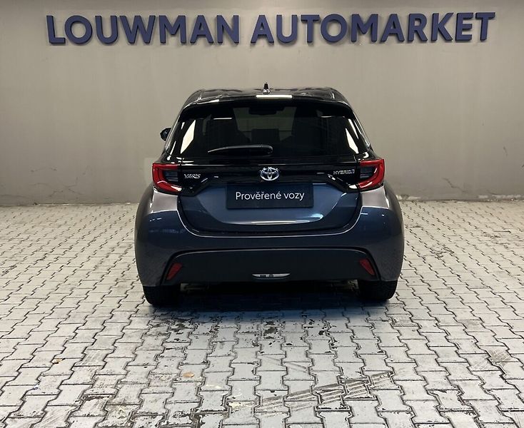 Toyota Yaris 1,5 Hybrid AT COMFORT STYLE TE - fotka 14 z 16
