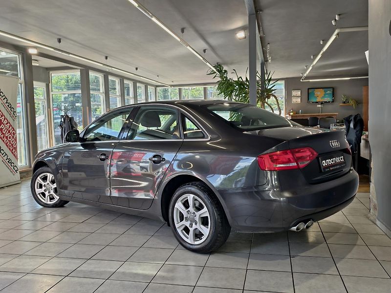 Audi A4 2.0 TDi 105kW BIXENONY, PDC - fotka 5 z 19