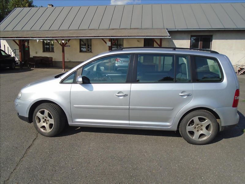 Volkswagen Touran 1,9   1,9,TDI-77KW-BEZ DPF - fotka 6 z 19