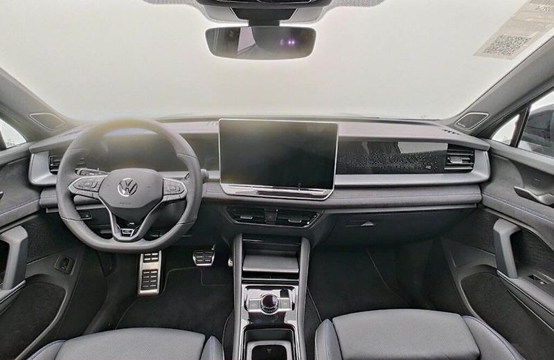 Volkswagen Tayron TSI 195kW R-Line HuD Venti 7mí - fotka 8 z 11