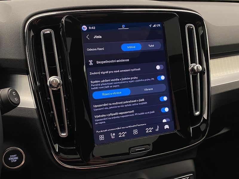 Volvo XC40 (2026) B3 AUT DARK ULTRA  - fotka 45 z 61