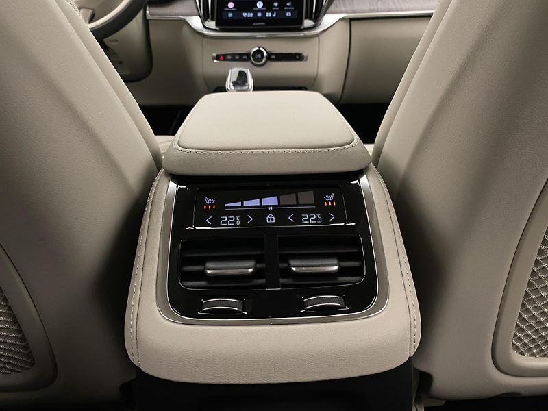 Volvo XC90 (2026) T8 AWD Plug-in BRIGHT PLUS 7m - fotka 70 z 70
