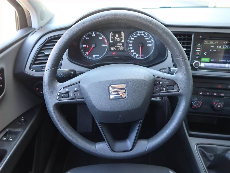 Seat Leon (2015) 1.6 TDI, Navi, Tempomat - fotka 17 z 17