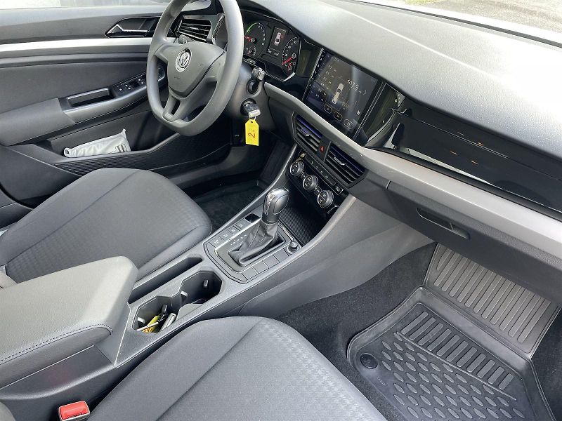 Volkswagen Bora (2019) E- 100 kW DSG - fotka 9 z 21