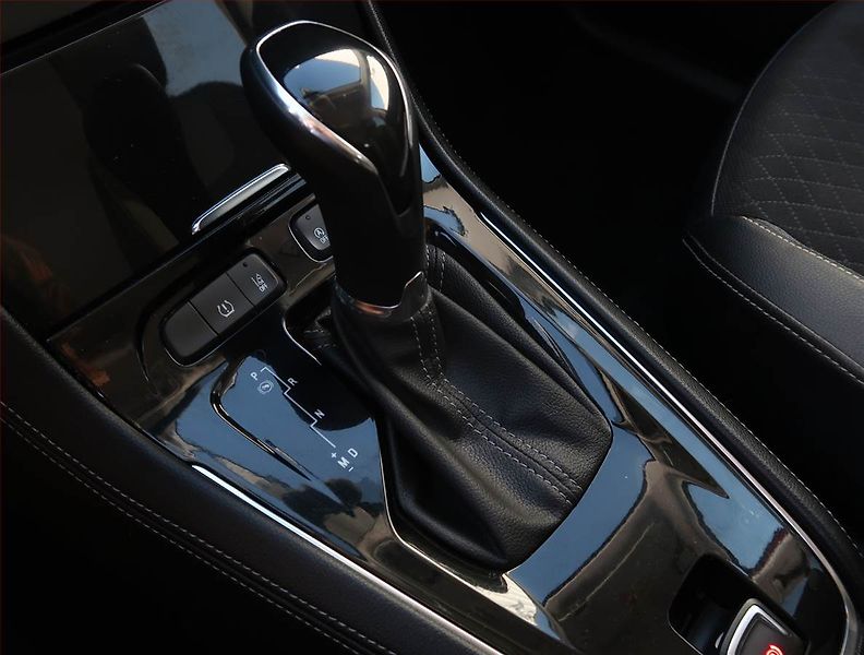 Opel Grandland X (2018) 1.2 Turbo, Automat, Serv.kniha - fotka 13 z 21