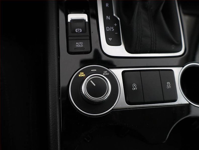 Volkswagen Touareg (2015) 3.0 TDI, 4X4, Automat, Navi - fotka 16 z 20