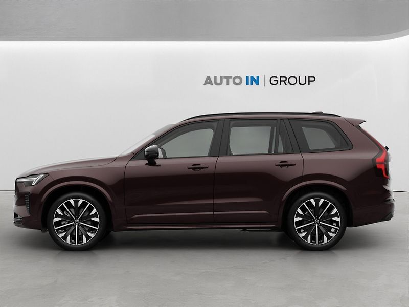 Volvo XC90 (2026) B5 AWD Mild Hybrid Plus Dark - fotka 3 z 8