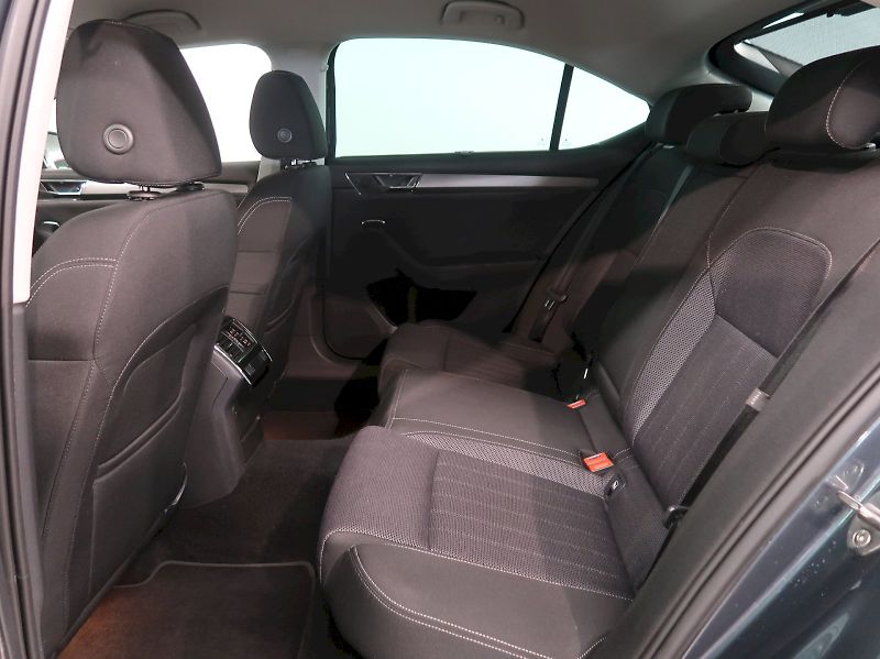 Škoda Superb (2019) STYLE 2.0TDI 140KW 4x4 DSG LED - fotka 17 z 47