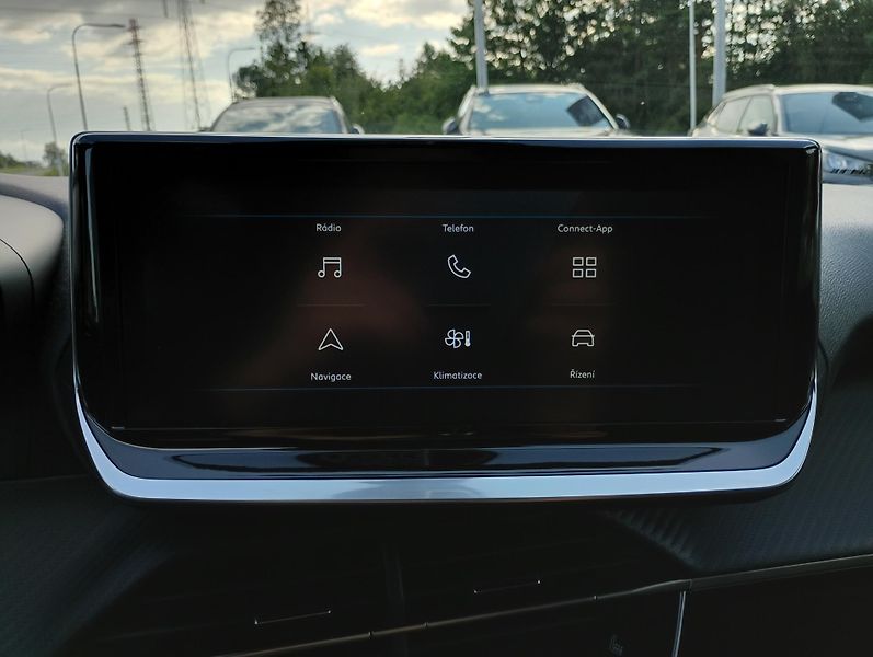 Peugeot 2008 STYLE PureTech 100 S&S MAN6 - fotka 13 z 24