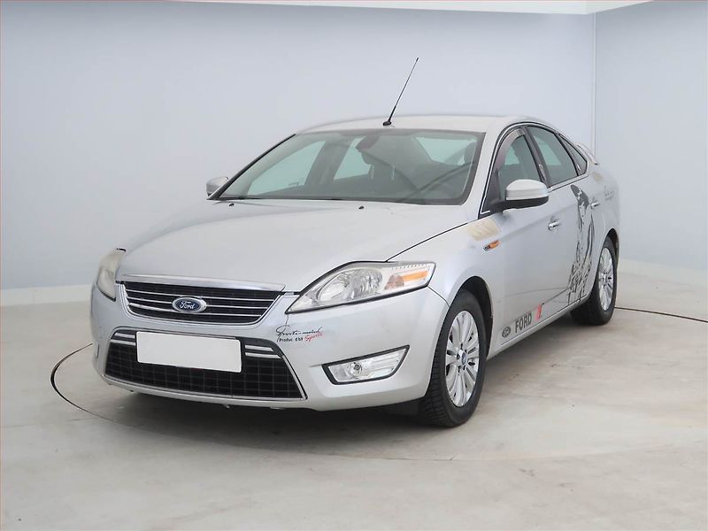Ford Mondeo (2010) 2.0 TDCi, Klima, zamluveno - fotka 2 z 15