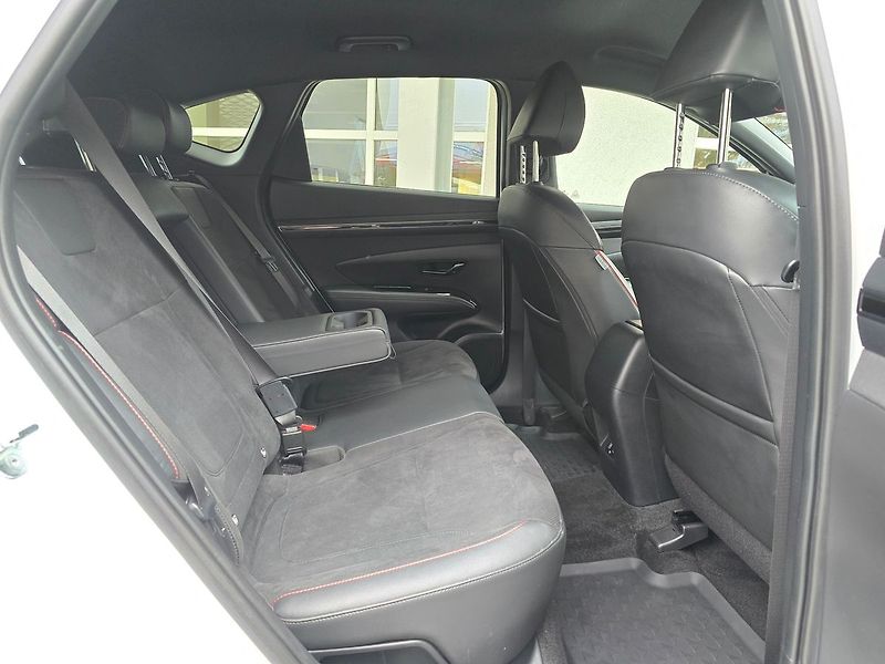 Hyundai Tucson 1.6 T-GDi N-Line DCT, serv.kn. - fotka 24 z 28