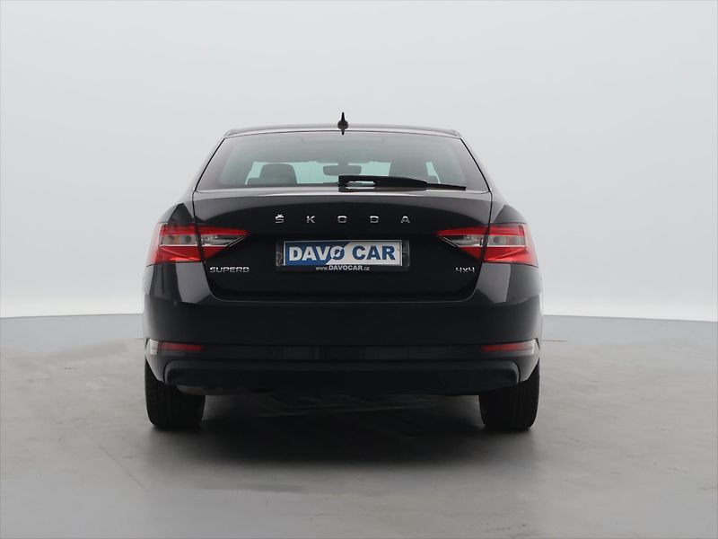 Škoda Superb 2,0 TDI DSG 4x4 CZ Style DPH - fotka 6 z 34