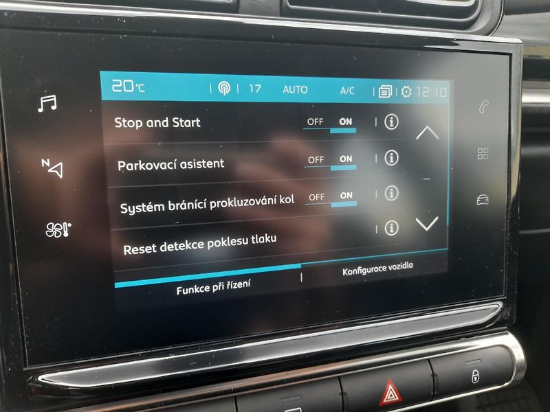 Citroën C3 (2020) 1,2 PureTech 82k NAVIGACE - fotka 28 z 38