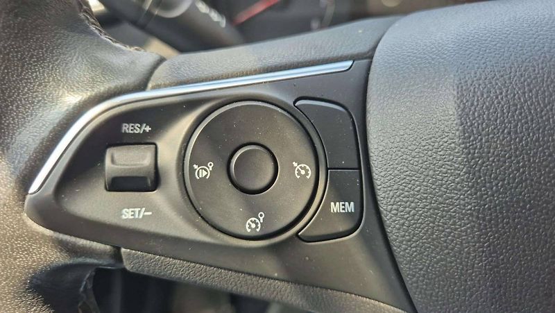 Opel Crossland Elegance F 1.5 DTH (81kW/110HP - fotka 22 z 42
