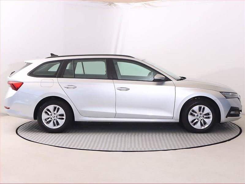 Škoda Octavia (2022) Ambition 2.0 TDI, digi klima - fotka 6 z 20