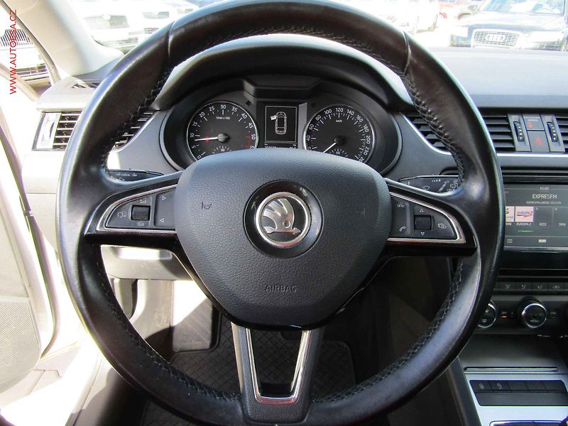 Škoda Octavia (2016) 2.0TDi, ČR, AAC, výhř.sed. - fotka 15 z 17