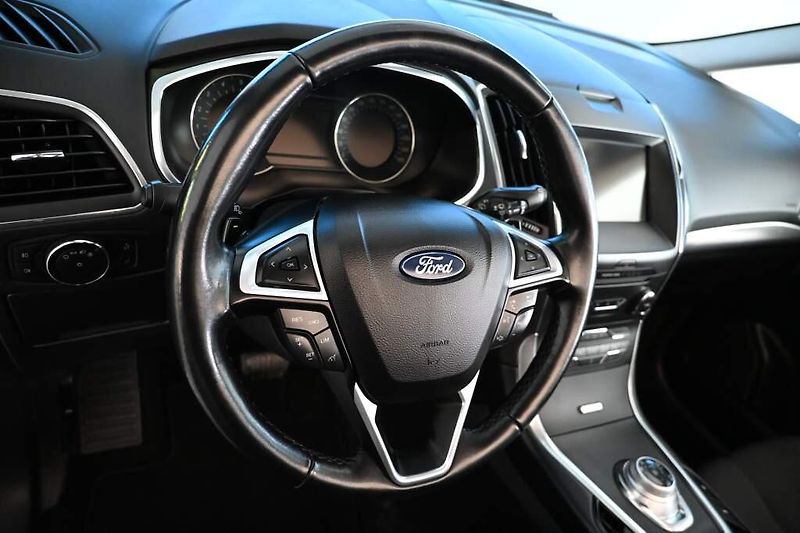 Ford S-MAX (2021) 2.0 7 Míst LED Tažné TITANIUM - fotka 14 z 34