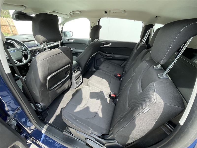 Ford S-MAX 2,0 EcoBlue AWD A8 Titanium TZ - fotka 16 z 23