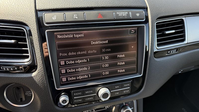 Volkswagen Touareg 3.0TDi*193kW*R-LINE*PERLEŤ - fotka 28 z 44