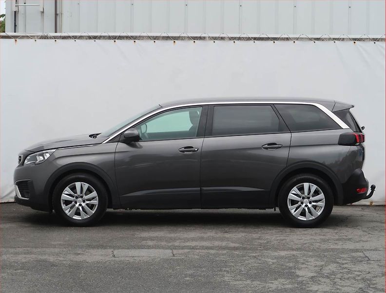Peugeot 5008 (2020) Active PureTech 130, 7 míst - fotka 3 z 24