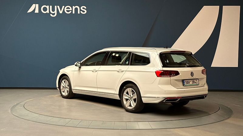 Volkswagen Passat 2.0 TDI 110kW BMT DSG Elegance - fotka 3 z 14