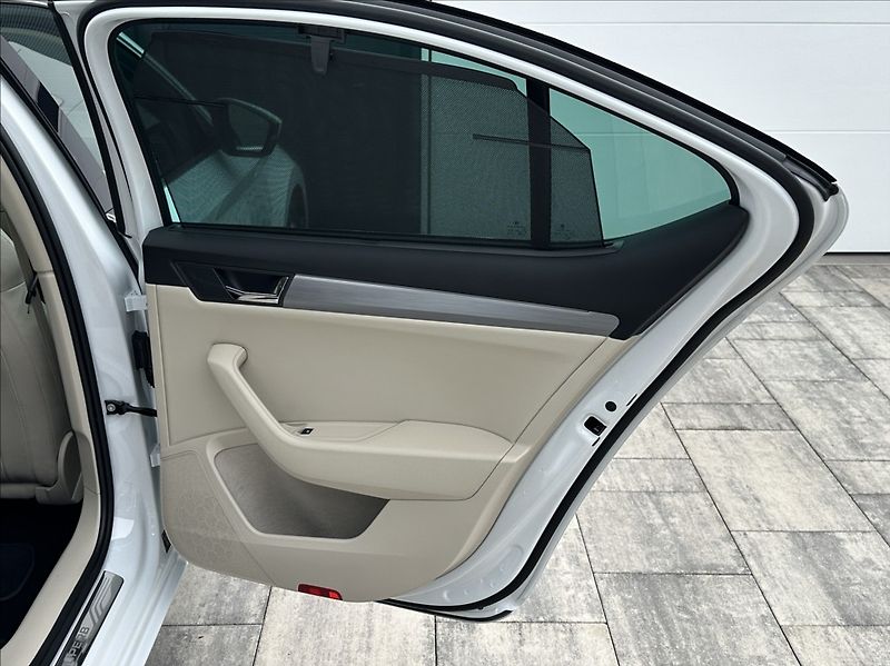 Škoda Superb 1,4 TSI 150PS  Style Plus 4x4 - fotka 21 z 58