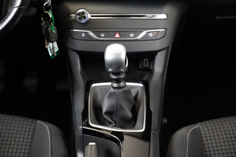 Peugeot 308 - fotka 22 z 24