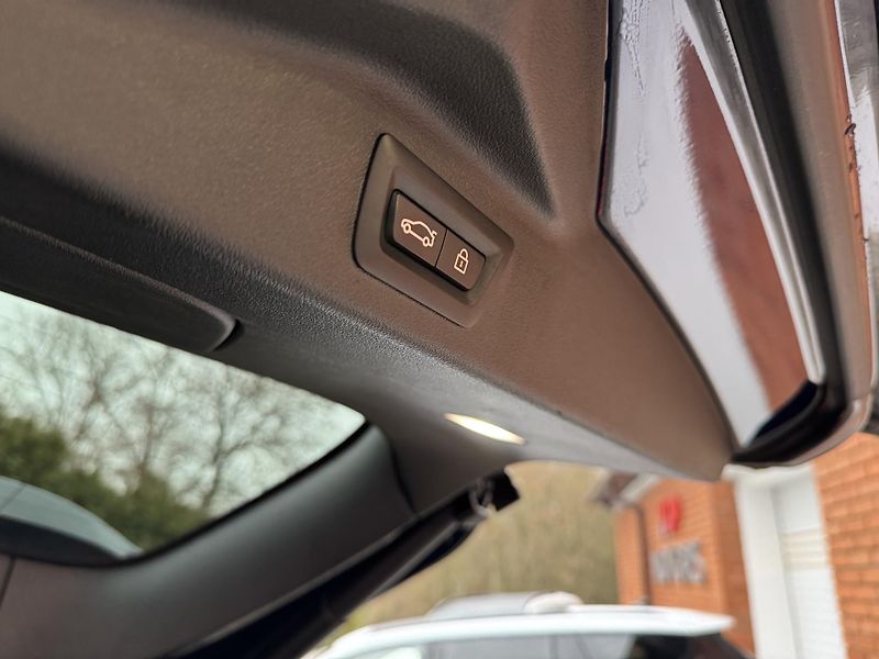 BMW X7 40i-INDIVID-MASÁŽE-R22-TAŽ. - fotka 43 z 47