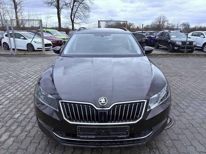 Škoda Superb 2.0 TDI 110 kW DSG, navigace - fotka 2 z 19