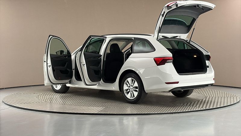 Škoda Octavia 2.0 TDI Ambition Combi - fotka 7 z 24