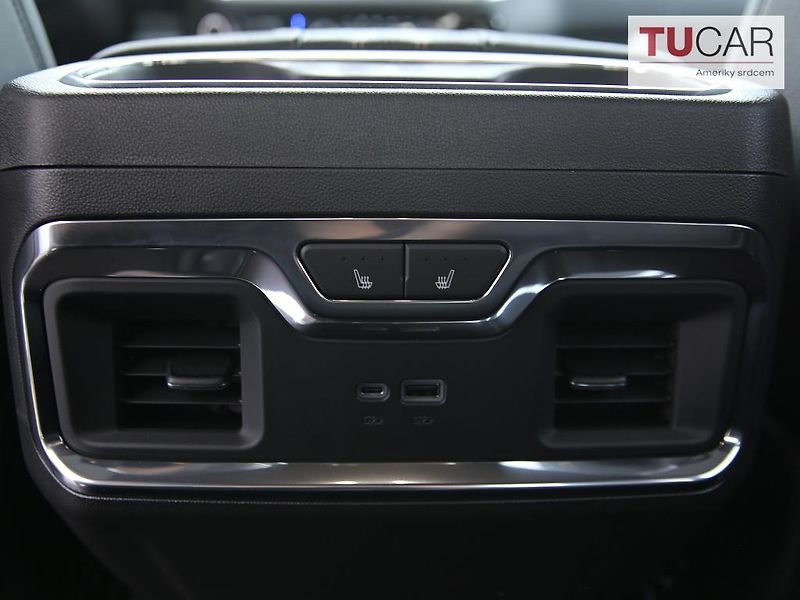 Chevrolet Silverado (2026) High Country 6.2 V8  - fotka 40 z 48
