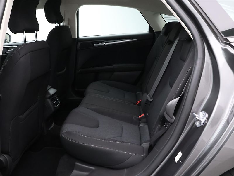 Ford Mondeo 2.0 TDCI 110KW CZ 4x4 LED - fotka 14 z 30