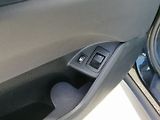 BMW X1 (2022) xDrive25e PHEV 162kW Plug in - náhled 38