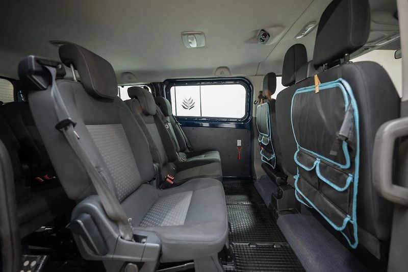 Ford Transit Custom L2 2.0 77 kW - fotka 8 z 32