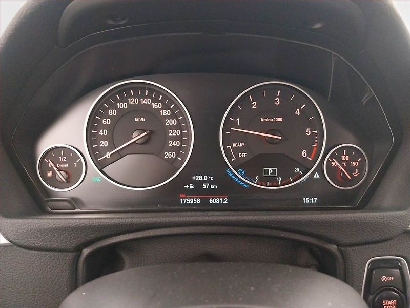 BMW Řada 3 (2016) 330 d xDrive, 4X4, Automat - fotka 11 z 28