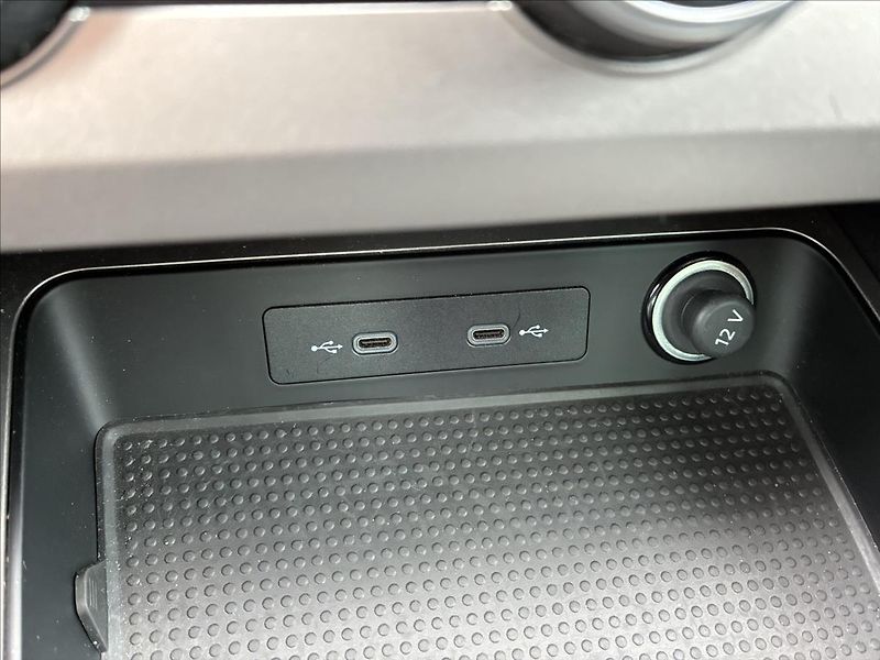 Seat Ateca 2,0 TDI TAŽNÉ KAMERA - fotka 30 z 31
