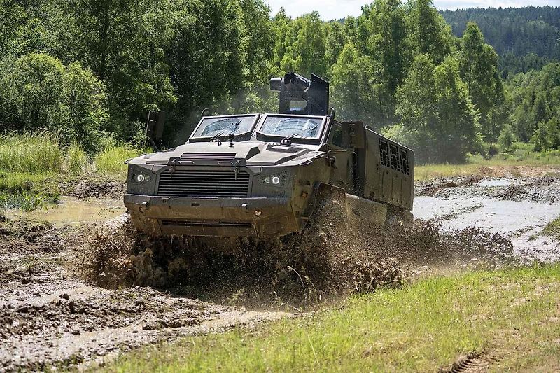 Obrněný kolový transportér STVM4 Golem.