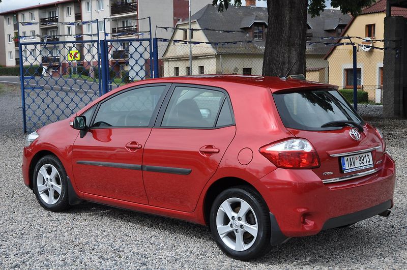 Toyota Auris 1.6 ValveMatic 97kW - fotka 4 z 14