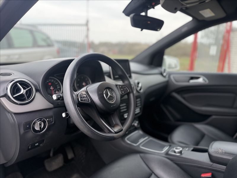 Mercedes-Benz Třídy B 180CDI NAVI AUTOMAT - fotka 10 z 29