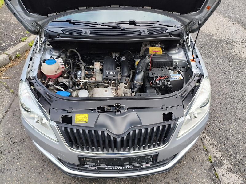 Škoda Fabia (2013) 1,2 TSI Style combi - fotka 28 z 32