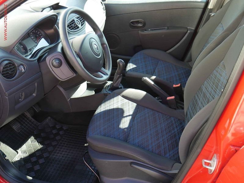 Renault Clio (2009) 1.1 i, ČR, AC, tažné - fotka 9 z 17
