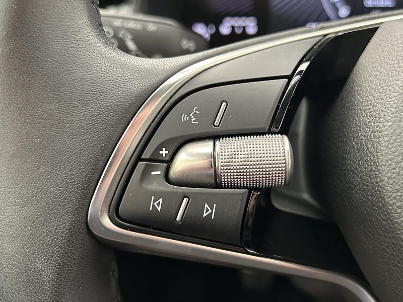 Škoda Kamiq 1.0 TSI Selection - fotka 13 z 28